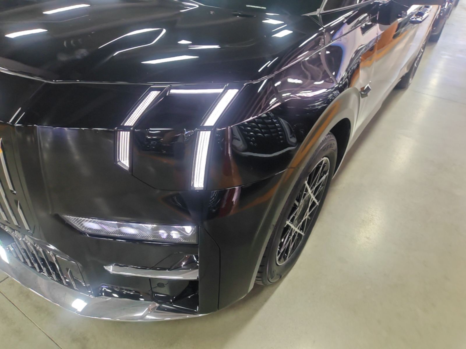 Zeekr 009 2024 7-Seater Walk-Through Version Four-Wheel Drive 108 kWh — снимка 8