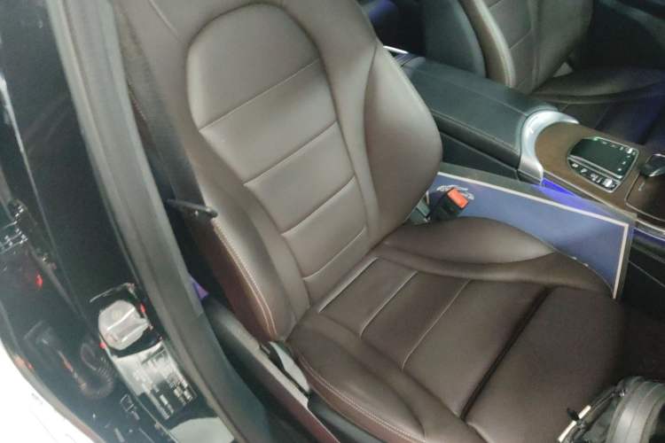 Used Mercedes-Benz GLC 2020 GLC 300 L 4MATIC Dynamic Edition Right Front Seat