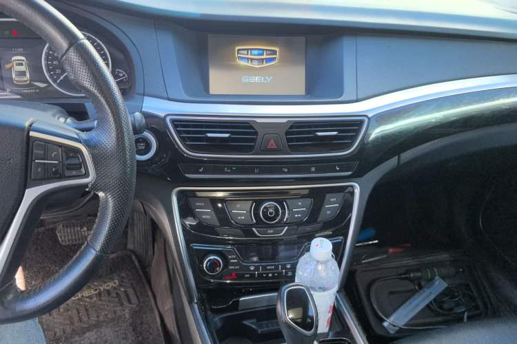 Used Geely Auto Emgrand GT 2015 1.8T Flagship Model Audio And AC Panel