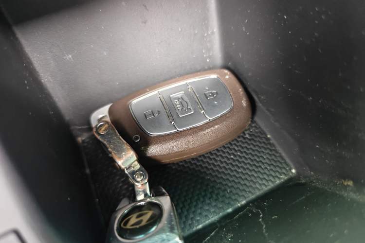 Used Hyundai Elantra (5th Generation / Langdong) 2016 1.6L Automatic Prestige Model Vehicle Key