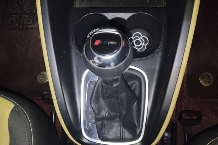 Used Audi A1 2012 1.4 TFSI Ego Gear Lever