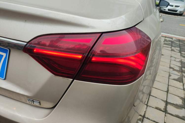 Used Geely Auto Emgrand 2019 Leading Edition 1.5L CVT Upward-Connected Model China VI Standard Right Rear Taillight