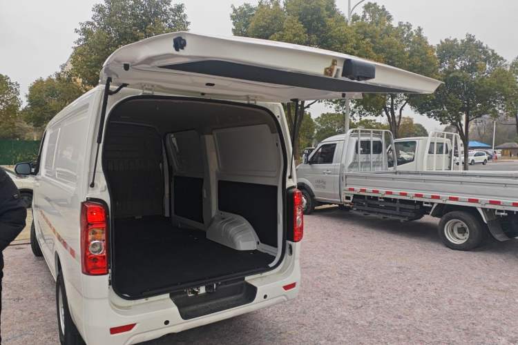 Used CHANGAN KAICHENG Ruixing M80 2021 1.6L Comfort Version 2-Seater Single-Steaming Air-Conditioned China VI Standard Flat Roof with Lift-Up Rear Door DAM16KR Trunk