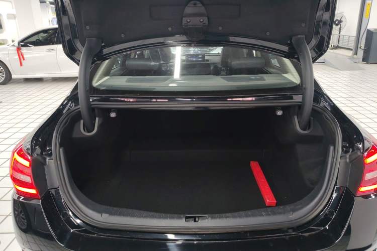 Used Hongqi H5 2020 1.8T Automatic ZhiLian QiYun Edition Trunk