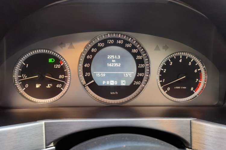 Used Mercedes-Benz GLK-Class 2008 GLK 300 4MATIC Luxury Model Instrument Cluster