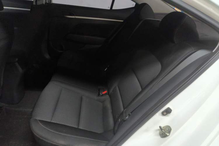 Used Hyundai Elantra (6th Generation / Lingdong) 2016 1.6L Manual ZhiXuan · Dynamic Model
