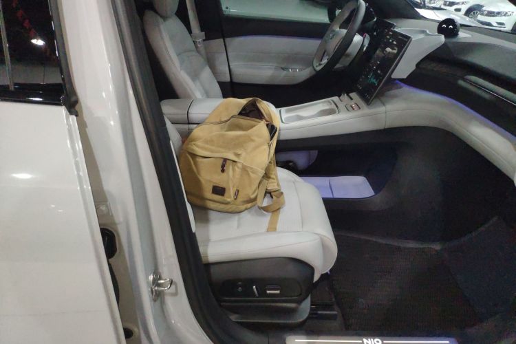 Used Nio ES6 2024 75 kWh Right Front Seat