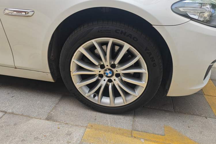 Used BMW 5 Series 2014 528Li Luxury Design Package
