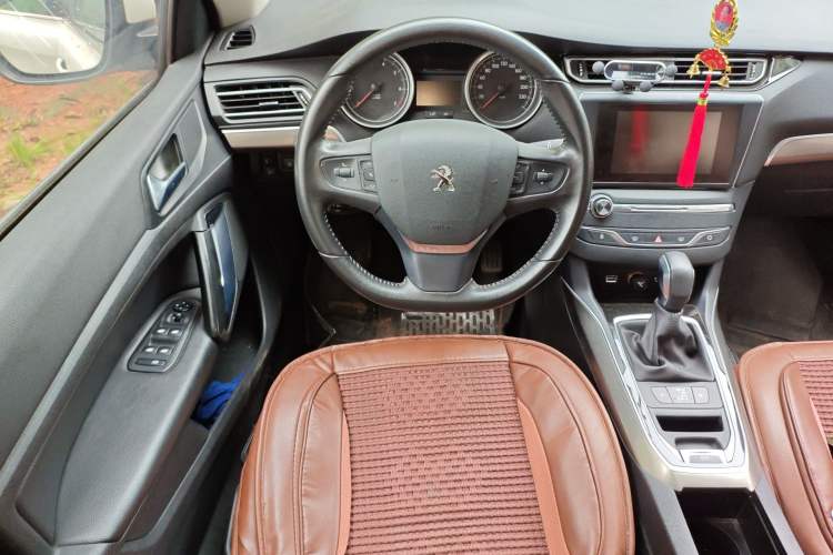 Used Peugeot 408 2015 1.2T Automatic Luxury Edition Steering Wheel