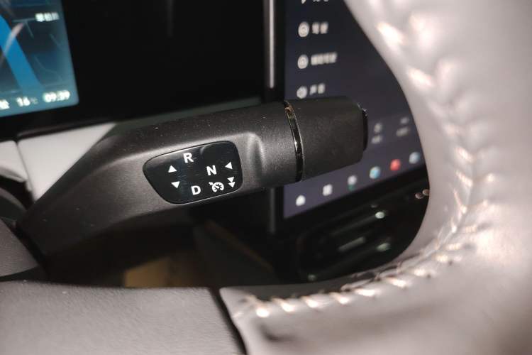 Used Leapmotor C01 2024 Pure Electric 525 Luxury Edition Gear Lever