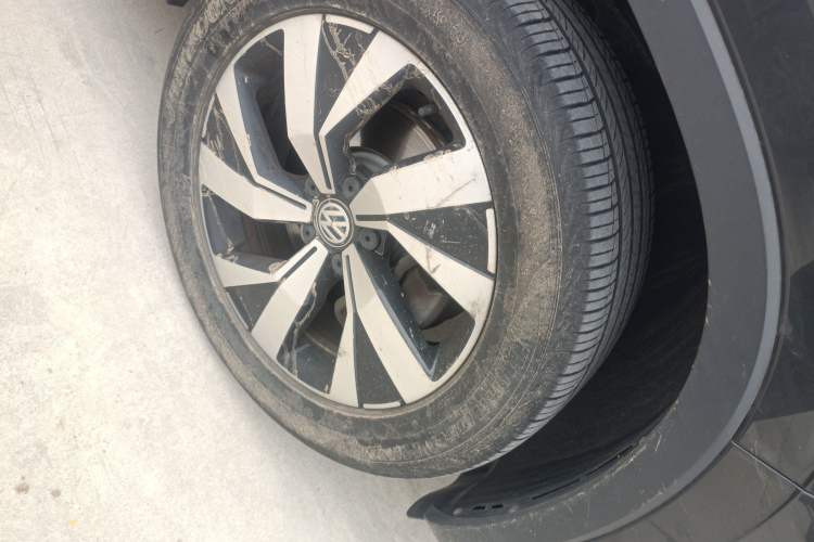 Used Volkswagen Tayron 2020 330TSI Two-Wheel Drive Luxury Smart Connectivity Version Right Front Wheel Hub