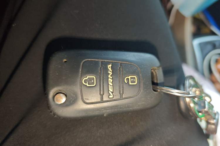 Used Hyundai Verna (older generation) 2014 1.4L Manual Smart GLS Trim Vehicle Key