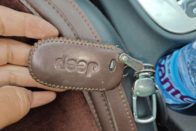 Used Jeep Cherokee 2016 2.0L Superior Edition Vehicle Key