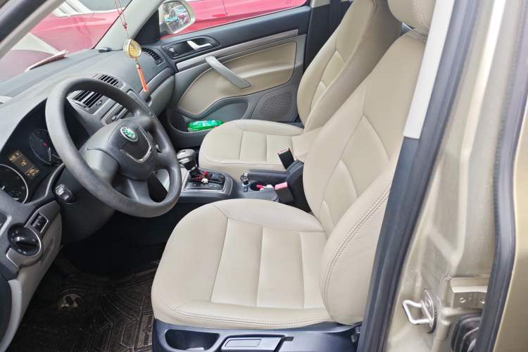 Used Skoda Octavia 2013 2.0L Automatic Yijie Edition Left Front Seat