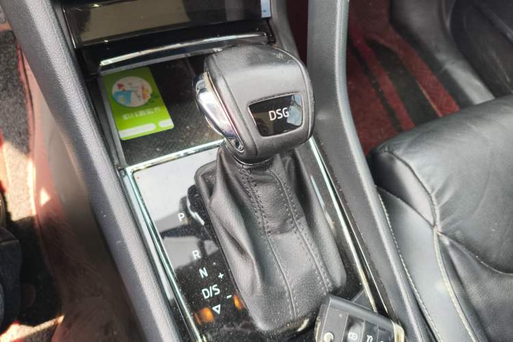 Used Skoda Kodiaq 2019 Facelifted TSI330 7-Seater Two-Wheel-Drive Luxury Enjoyment Edition China VI Standard
