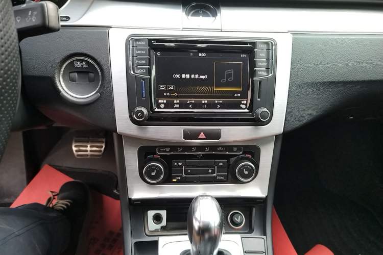 Used Volkswagen FAW-Volkswagen CC 2012 2.0 TSI Ultimate Edition Audio And AC Panel