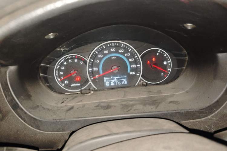 Used Wuling Rongguang V 2016 1.2L Standard Version
