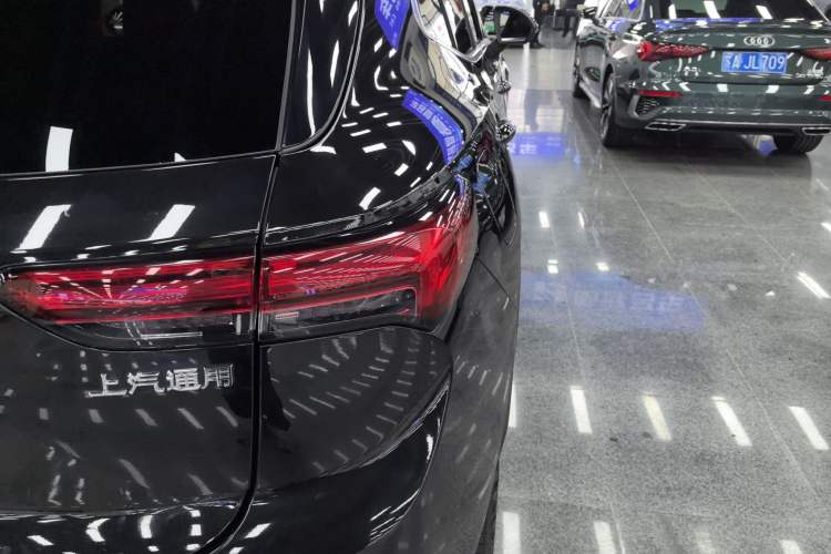 Used Buick Envision 2020 Encore S 652T Four-Wheel Drive Luxury Model