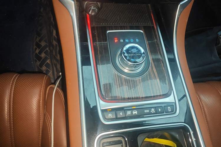 Used Jaguar XFL 2017 XFL 2.0T 240PS Premium Edition

