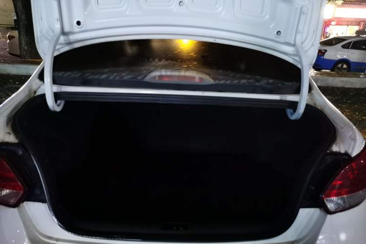 Used Kia Pegas 2017 1.4L Automatic Value Edition Trunk