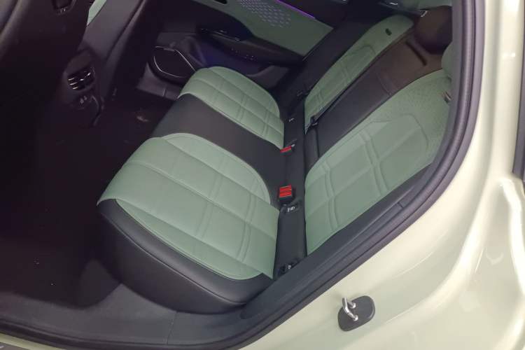 Used Hongqi EH7 2024 820 Pro
