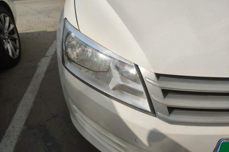 Used Volkswagen Santana 2013 1.4L Manual Fashion Edition Right Front Headlight