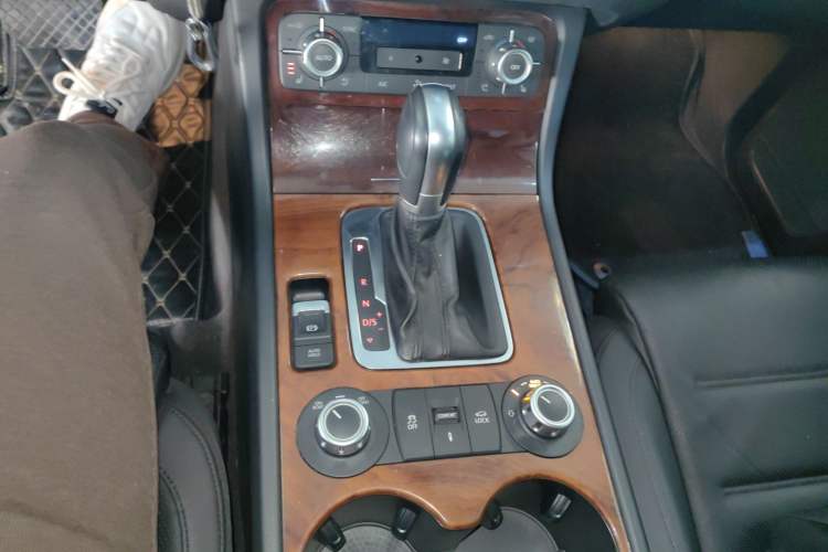 Used Volkswagen Touareg 2015 3.0 TSI Comfort Model