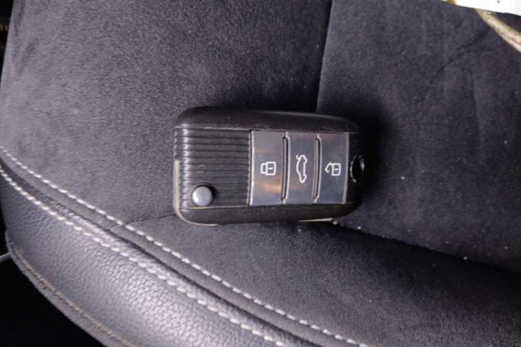 Used Roewe RX5 New Energy 2017 ERX5 EV400 Electric Internet Supreme Edition