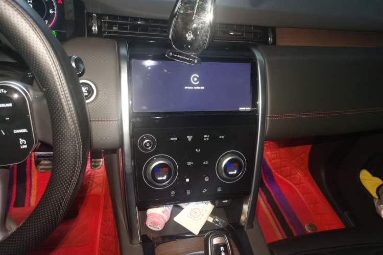 Used Land Rover Discovery Sport 2021 249 PS R-Dynamic S Performance Edition Audio And AC Panel