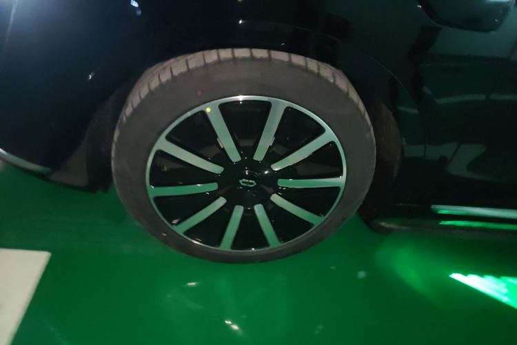 Used Hima AITO M9 2025 Extended-Range Ultra Version 52 kWh 6-Seater Left Front Wheel Hub