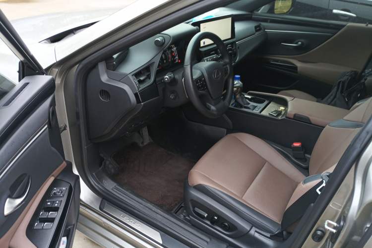 Used Lexus ES 2022 200 Excellence Edition Left Front Seat