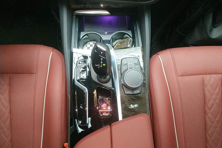 Used BMW 5 Series 2022 Second Facelift 525Li M Sport Package Gear Lever