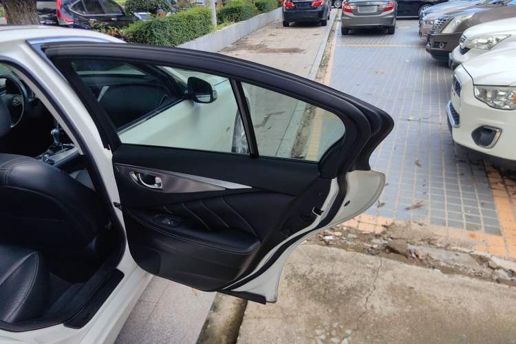 Used Infiniti Q50 2014 2.0T Luxury Edition