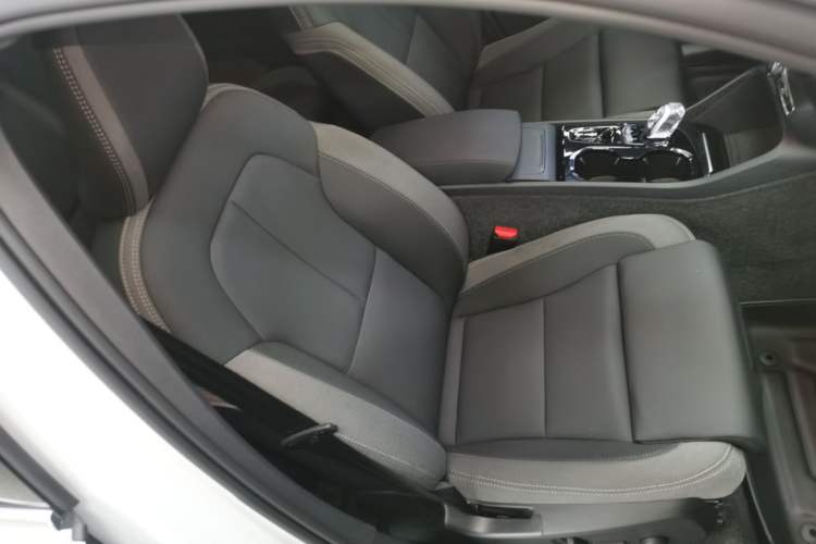 Used Volvo XC40 2023 B3 Zhiyuan Luxury Edition
