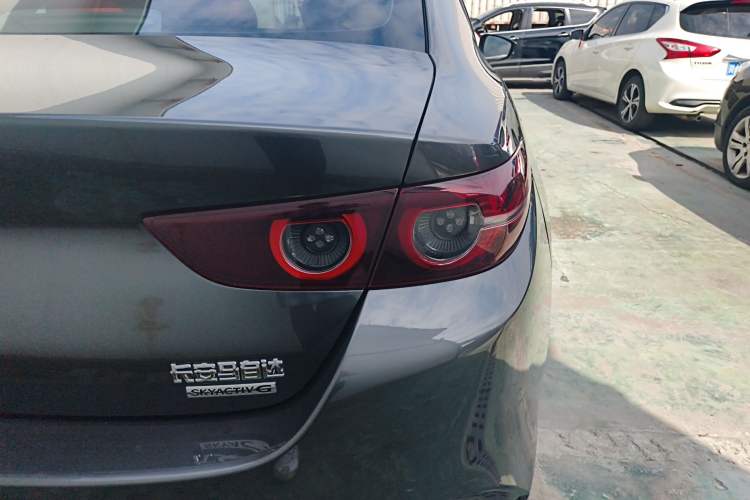 Used Mazda 3 Axela 2021 2.0L Automatic ZhiXuan Edition Right Rear Taillight