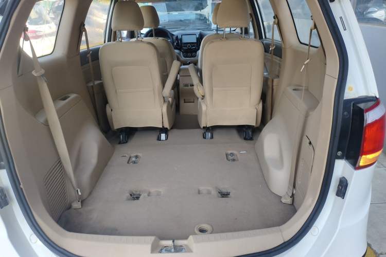 Used Baojun 730 2014 1.5L manual standard trim 7 seats