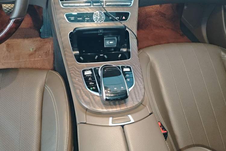 Used Mercedes-Benz E-Class 2018 Facelift E 300 L Luxury Edition
