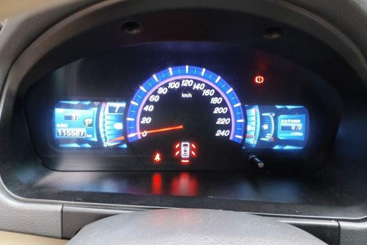 Used BYD M6 2015 2.4L Automatic Luxury Model