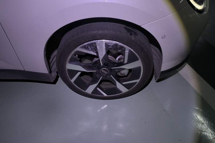 Used MINI Electric COOPER 2024 452km COOPER SE Artist Right Front Wheel Hub