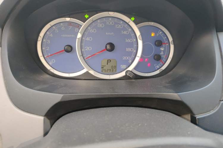 Used Mitsubishi Zinger 2011 2.0L Automatic Luxury Version Odometer Close Up