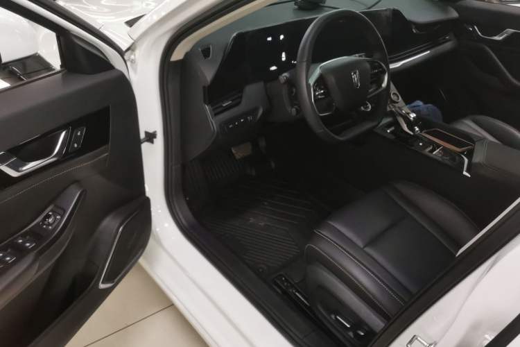 Used Bestune B70 2023 Third Generation 1.5T Automatic Enjoyment Version 70th Anniversary Edition