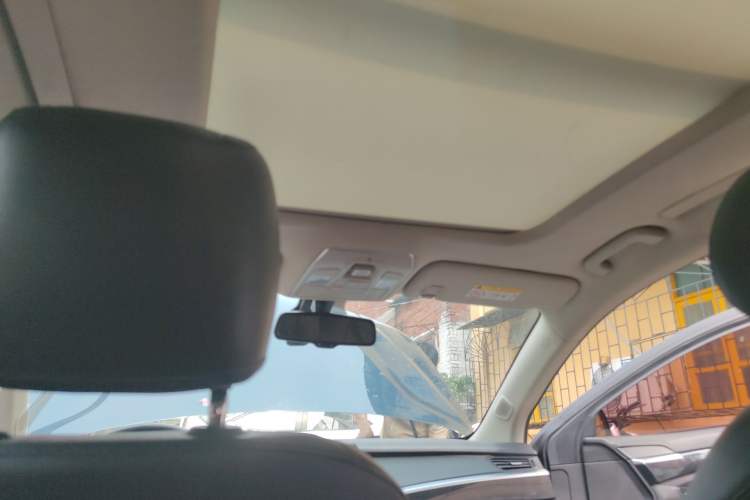 Used Geely Auto Emgrand GT 2016 1.8T Zunya Model Headliner