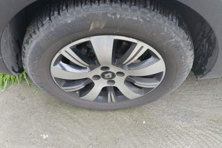 Used Renault Captur 2015 1.2T Automatic Standard Edition Left Front Wheel Hub