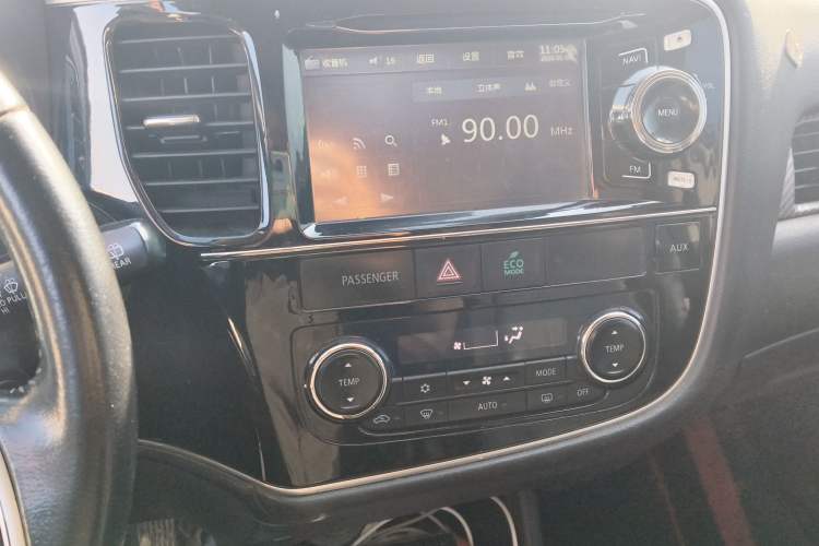 Used Mitsubishi Outlander 2014 2.4L 4x4 Deluxe Value Edition 5 Seats