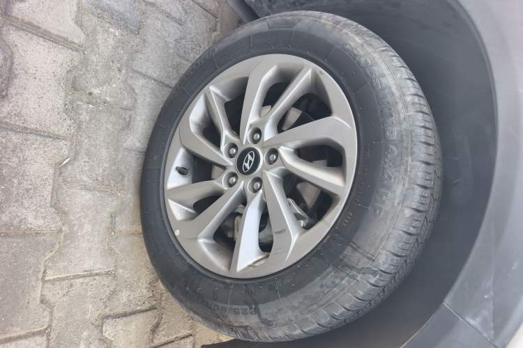 Used Hyundai Tucson 2018 1.6T Dual-Clutch Two-Wheel Drive 15th Anniversary Special Edition