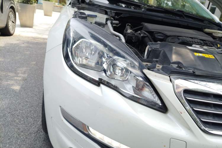Used Peugeot 308S 2015 1.2T Automatic Jingchi Edition Right Front Headlight