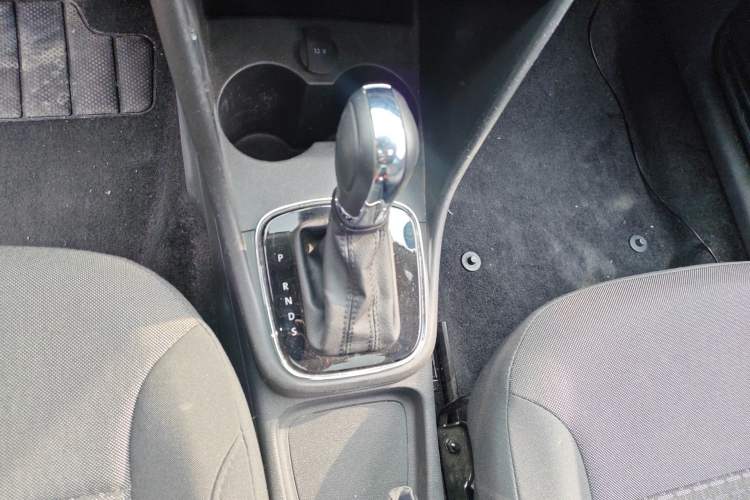 Used Volkswagen Polo 2018 1.5L Automatic Enjoyment Model Gear Lever