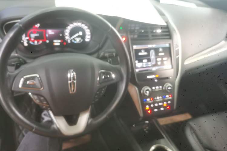 Used Lincoln MKC 2016 2.0T Two-Wheel Drive Deluxe Edition
