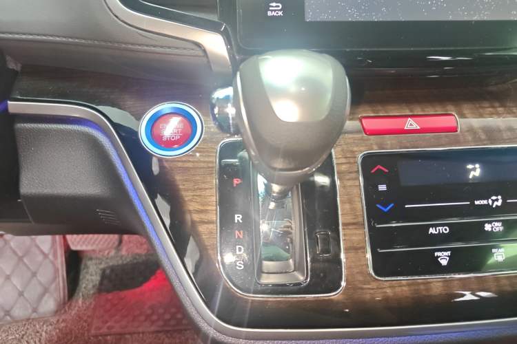 Used Honda Odyssey 2015 2.4L Smart Edition Gear Lever