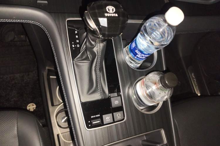 Used Toyota SIENNA 2024 2.5L Hybrid Four-Wheel Drive Prestige Edition
